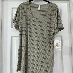 LuLaRoe Green Ribbed Relaxed Short Sleeve Tee